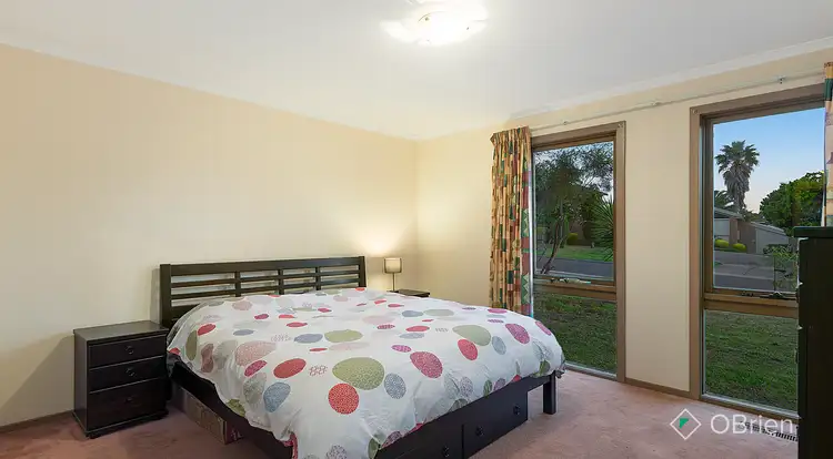 Fifth view of Homely house listing, 1 Plumpton Court, Endeavour Hills VIC 3802
