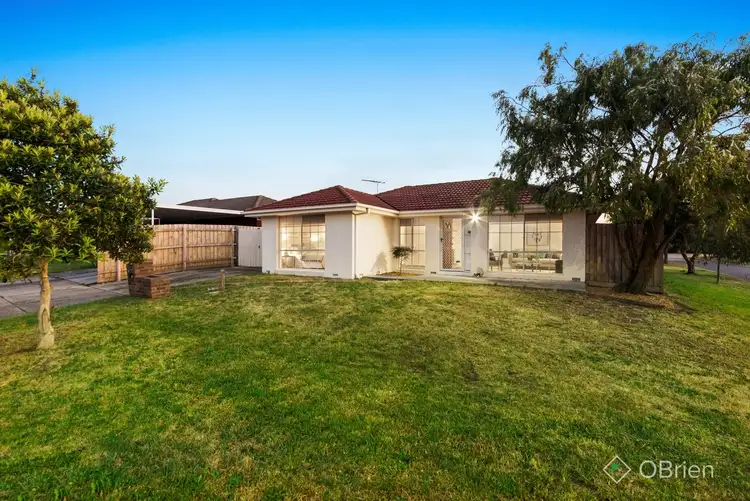 2 Borrowdale Court, Cranbourne West VIC 3977
