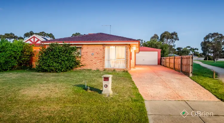 25 Terrence Drive, Cranbourne North VIC 3977