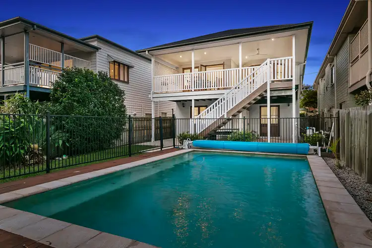 39 Brisbane Avenue, Camp Hill QLD 4152