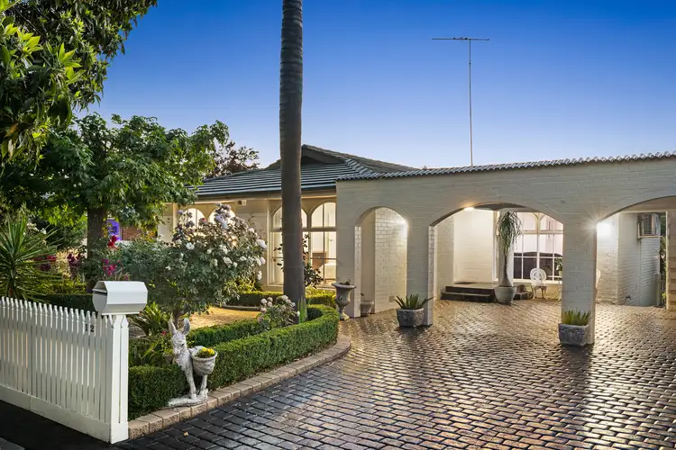 12 Worthing Avenue, Doncaster East VIC 3109