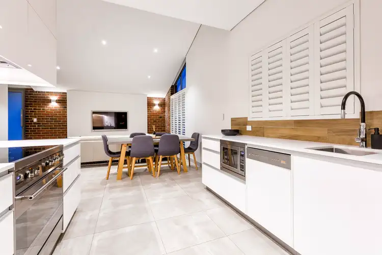 1/64 Robert Street, Como WA 6152