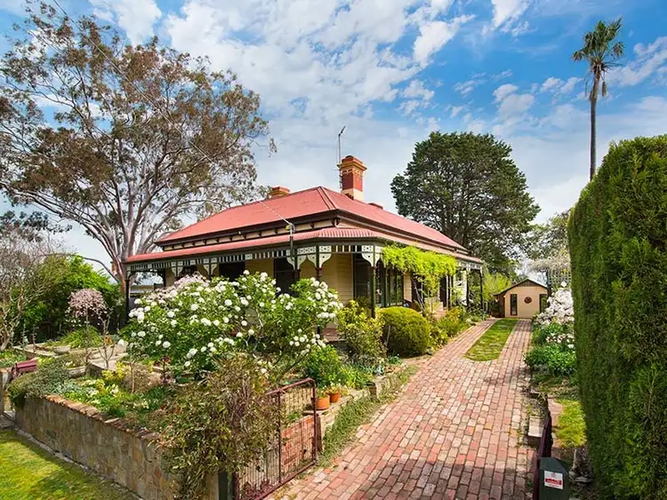 51 Urquhart Street, Castlemaine VIC 3450