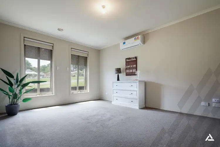 Second view of Homely house listing, 8 Palm Square, Drouin VIC 3818