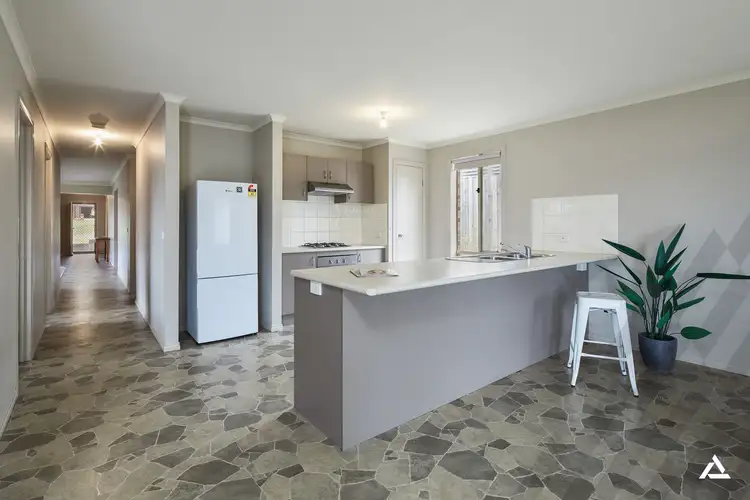 Seventh view of Homely house listing, 8 Palm Square, Drouin VIC 3818