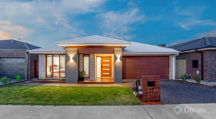 17 Deoro Parade, Clyde North VIC 3978