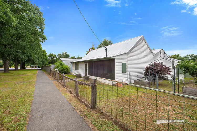 12 Hilliers Street, Newstead VIC 3462