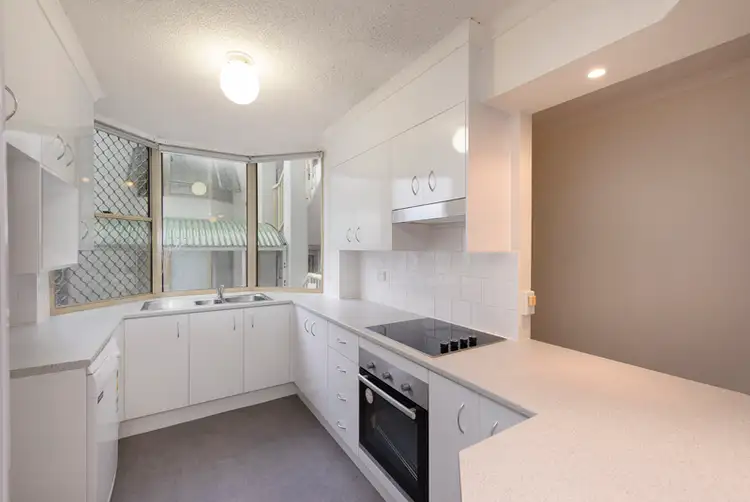8/15 Clarence Road, Indooroopilly QLD 4068