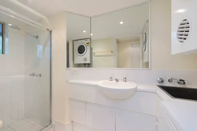 Fifth view of Homely unit listing, 8/15 Clarence Road, Indooroopilly QLD 4068