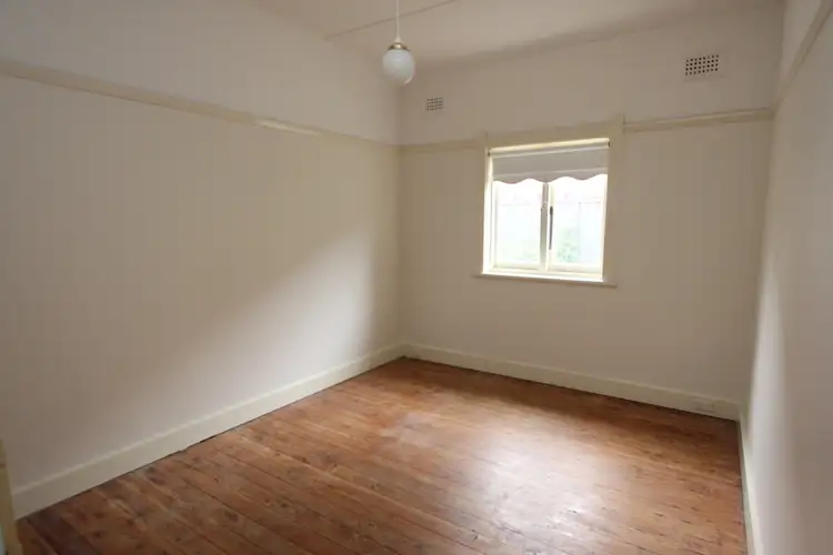 Seventh view of Homely house listing, 124 Bradley Street, Goulburn NSW 2580