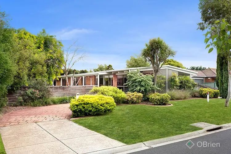 18 Clairmont Close, Somerville VIC 3912