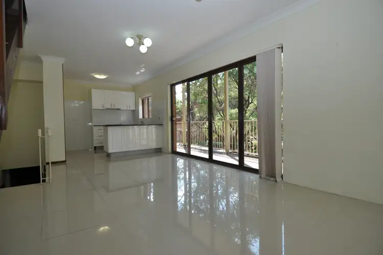 4/16 Thomas Street