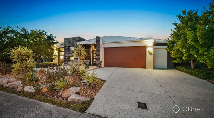 6 Mountainview Boulevard, Cranbourne North VIC 3977