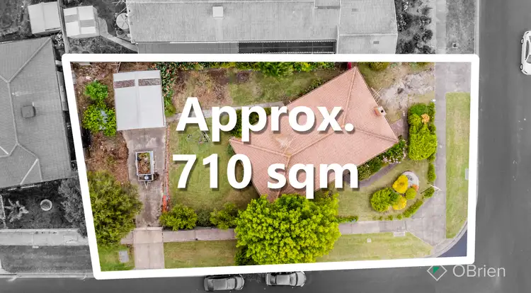 27 Stirling Avenue, Cranbourne North VIC 3977