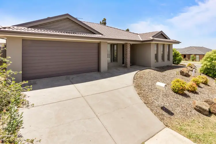 6 Seton Way, Darley VIC 3340
