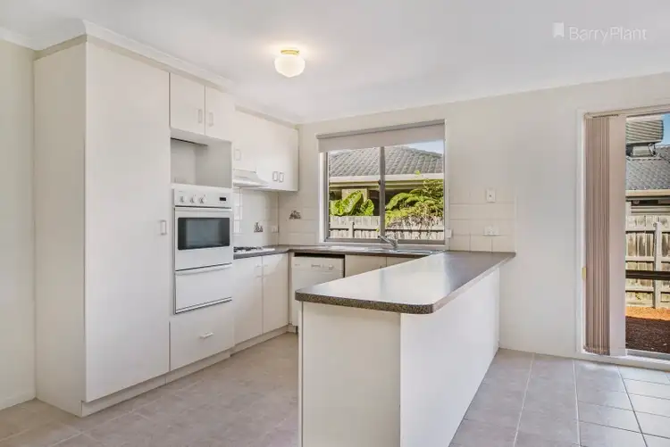 Second view of Homely house listing, 5 Maldon Court, Narre Warren VIC 3805