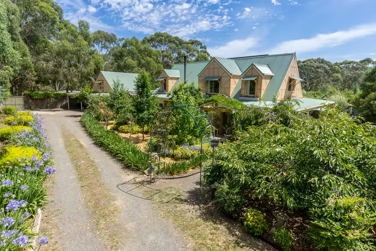 29 Willunga Avenue, Gordon VIC 3345