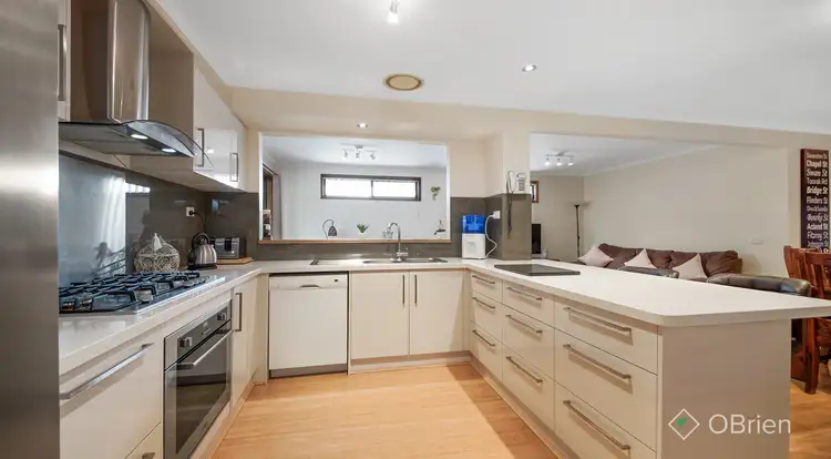 Second view of Homely house listing, 6 Salignus Court, Narre Warren VIC 3805