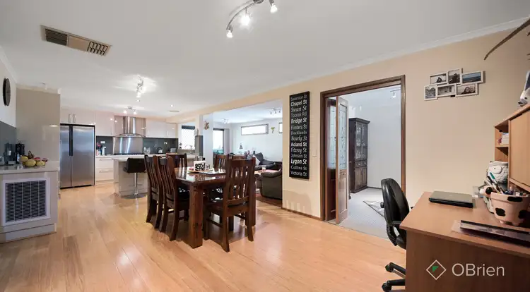 Fourth view of Homely house listing, 6 Salignus Court, Narre Warren VIC 3805