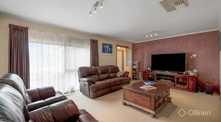 Fifth view of Homely house listing, 6 Salignus Court, Narre Warren VIC 3805