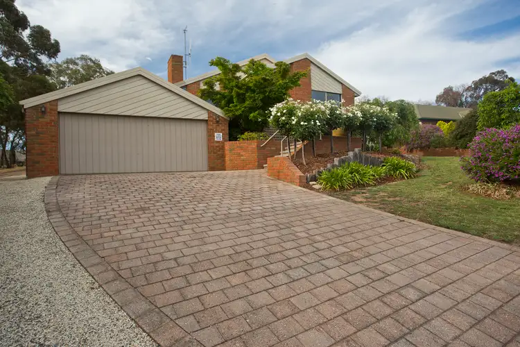 1 Essex Court, Strathdale VIC 3550
