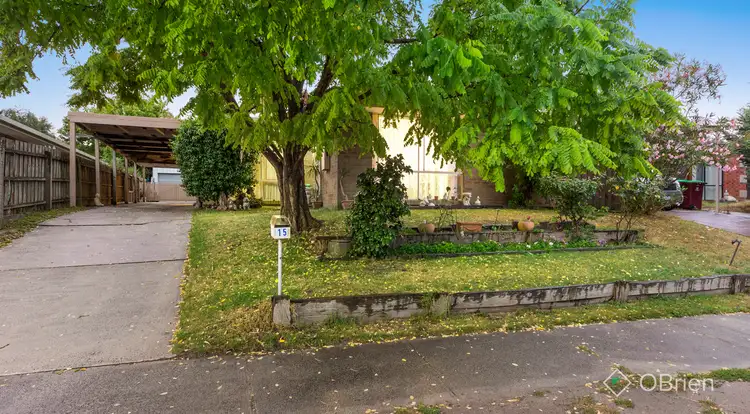 15 Godwin Crescent, Cranbourne North VIC 3977