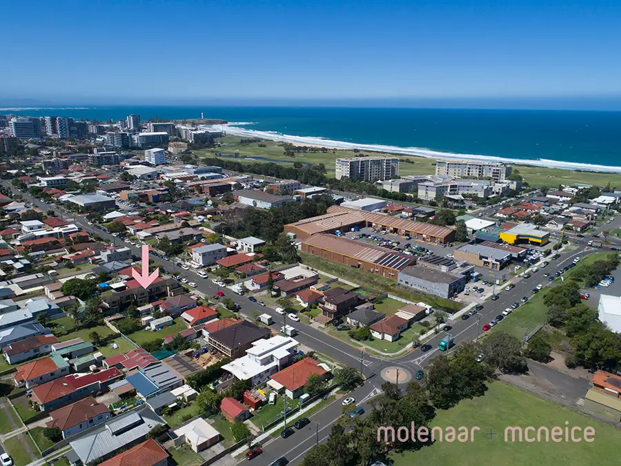 Main view of Homely townhouse listing, 2/190 Kembla Street, Wollongong NSW 2500