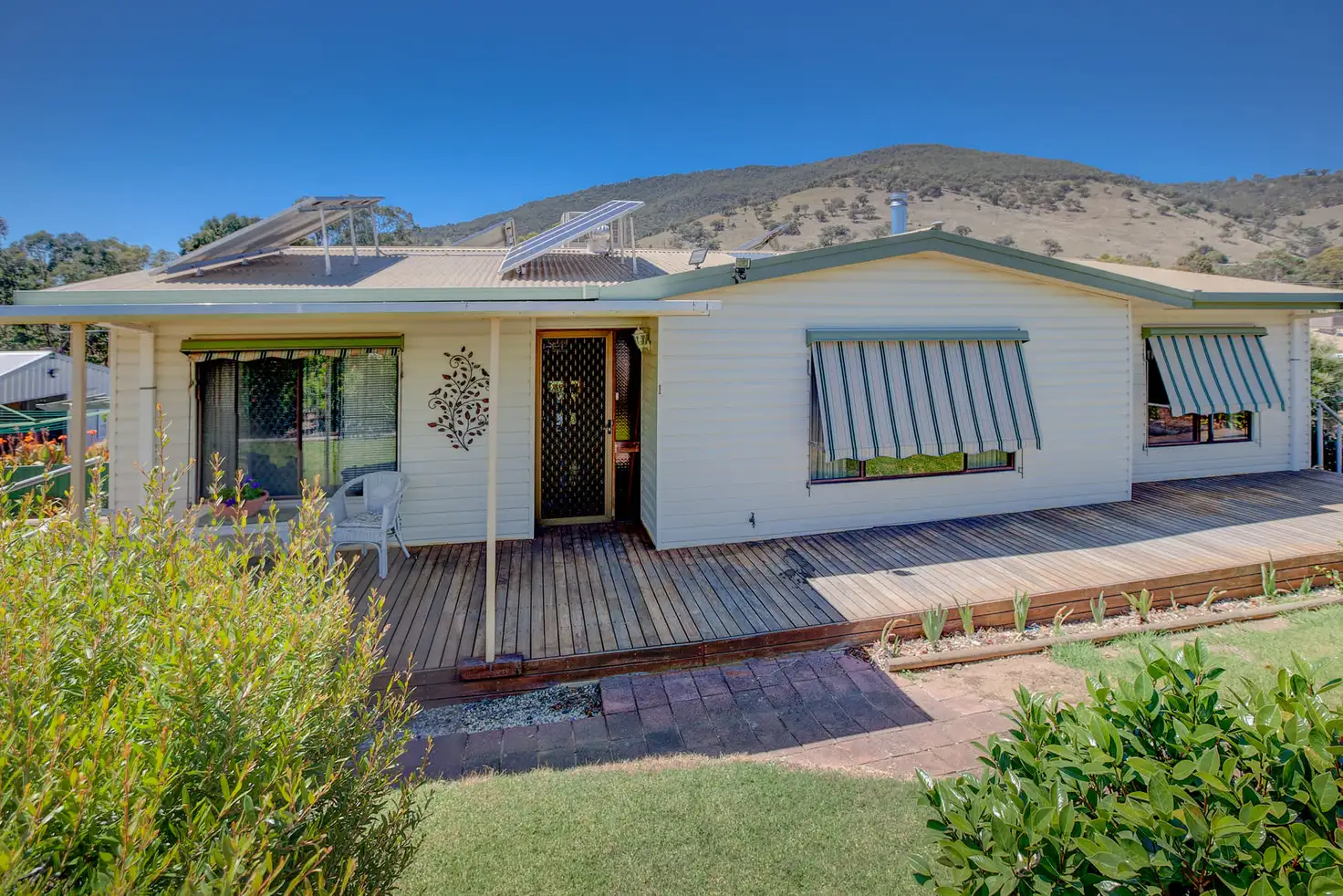 Main view of Homely house listing, 1 Pearce Court, Tallangatta VIC 3700