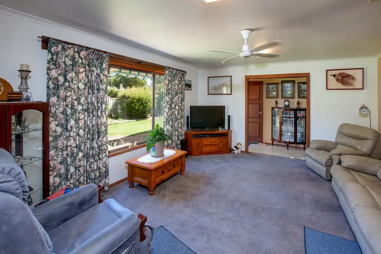Fifth view of Homely house listing, 1 Pearce Court, Tallangatta VIC 3700