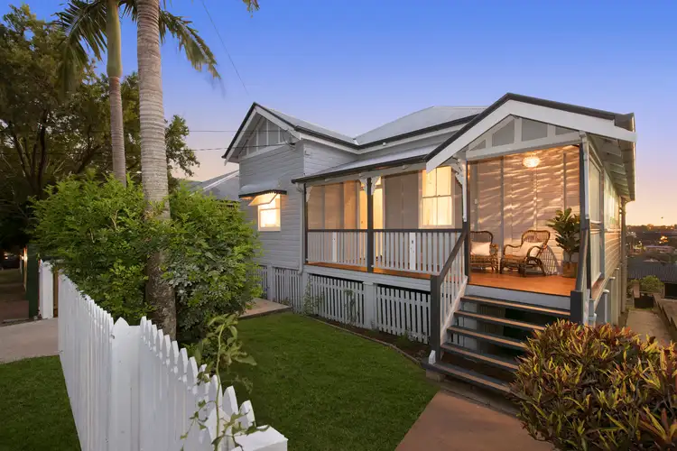 5 Dowar Street, Coorparoo QLD 4151