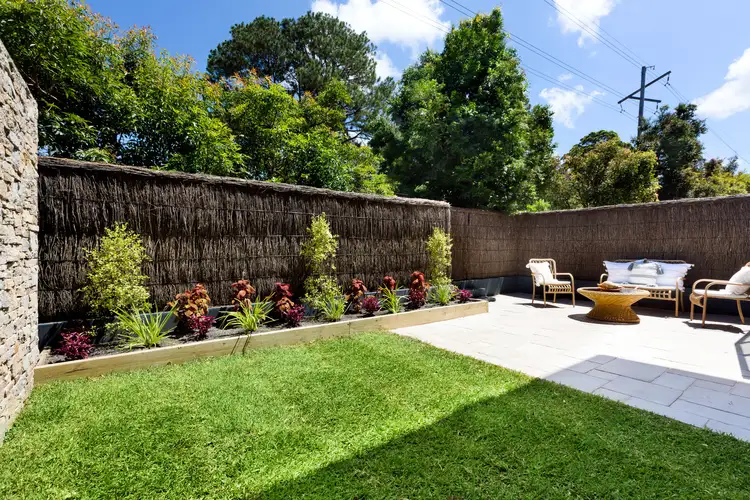 2/74-76 Old Pittwater Road, Brookvale NSW 2100
