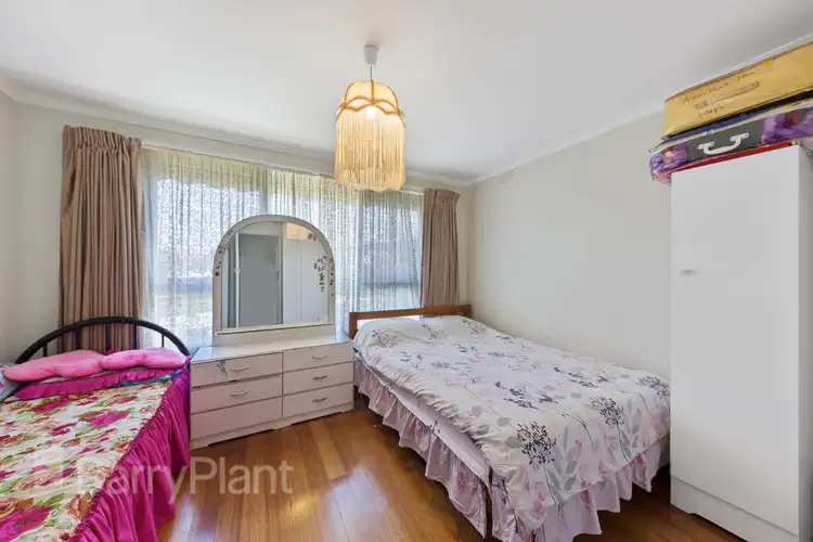 Fifth view of Homely house listing, 2 Horham Court, St Albans VIC 3021