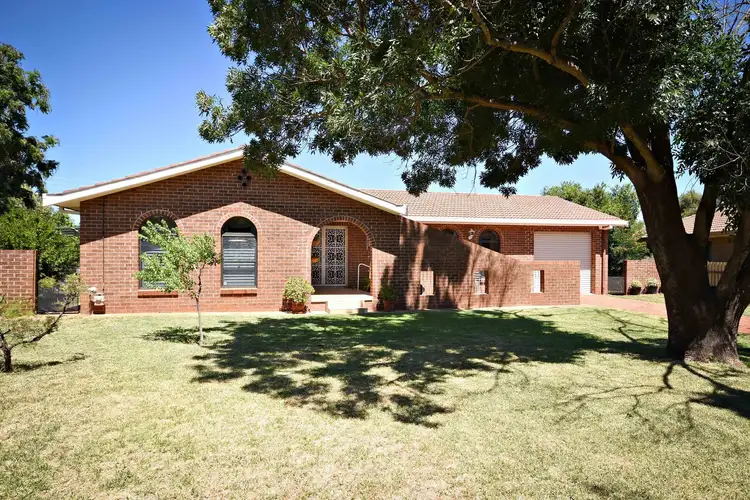 15 Kent Place, Dubbo NSW 2830