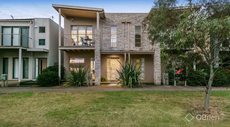 14 Dealbata Lane, Pakenham VIC 3810
