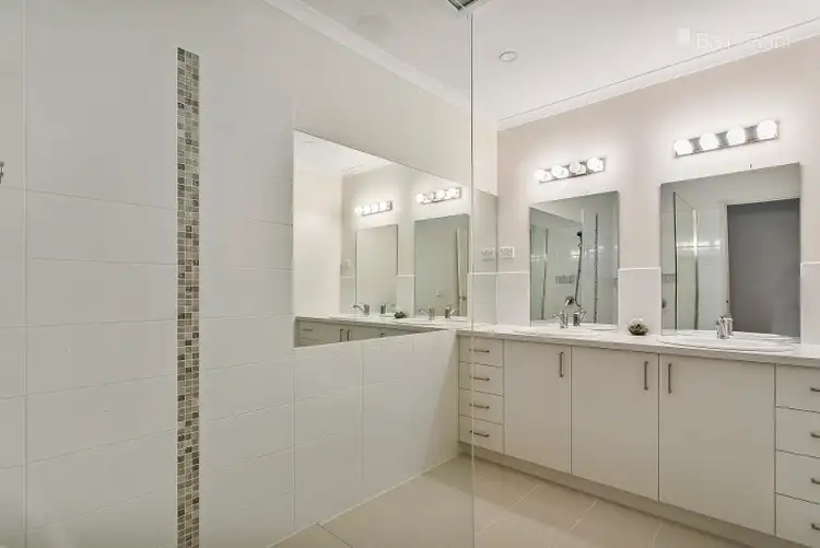 Sixth view of Homely house listing, 2 Bron-Y-Aur Close, Berwick VIC 3806