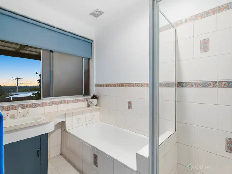 Fifth view of Homely house listing, 1 Ardea Court, Endeavour Hills VIC 3802