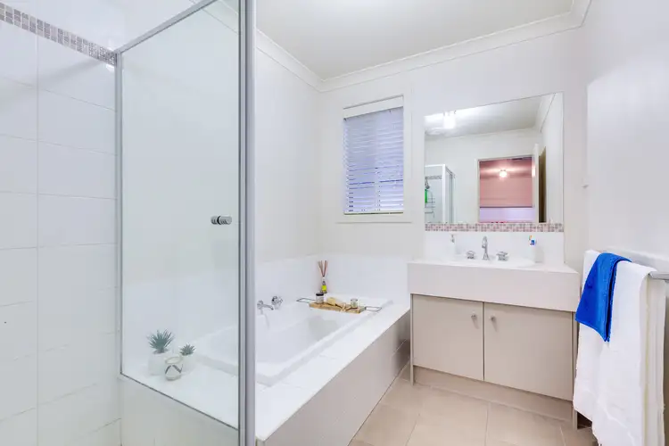 Sixth view of Homely house listing, 8 Nebula Court, Kealba VIC 3021