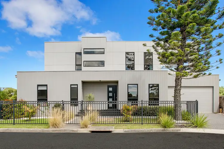 121 Rymer Avenue, Safety Beach VIC 3936