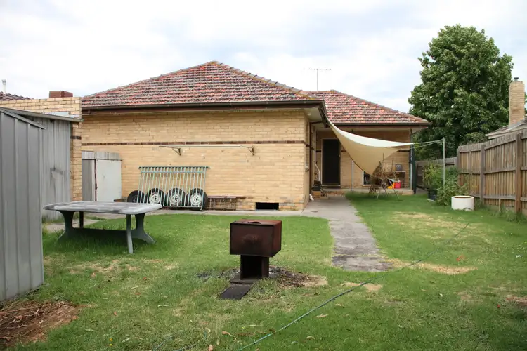 Fifth view of Homely house listing, 8 Burns Grove, Kingsbury VIC 3083