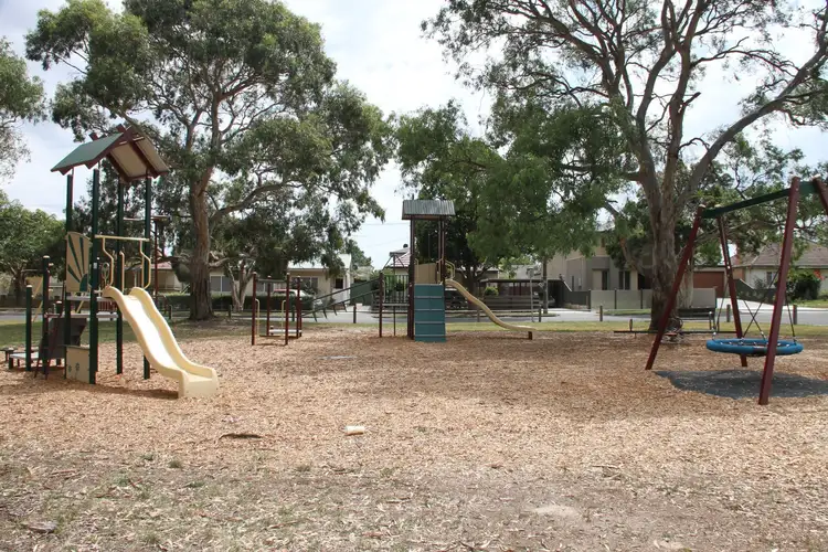 Seventh view of Homely house listing, 8 Burns Grove, Kingsbury VIC 3083