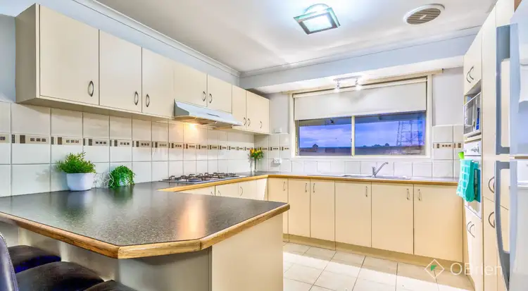 Fifth view of Homely house listing, 12 Luxor Court, Cranbourne VIC 3977