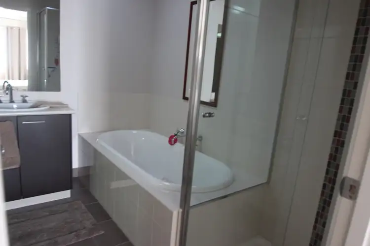 Fifth view of Homely house listing, 10 Elberta Court, Cobram VIC 3644