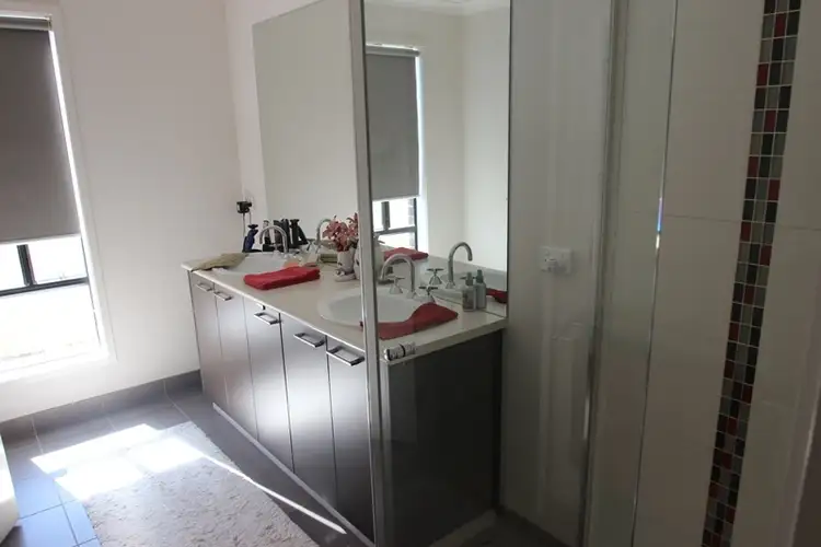 Sixth view of Homely house listing, 10 Elberta Court, Cobram VIC 3644