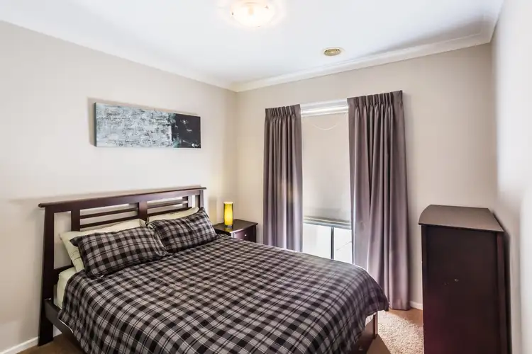 Fifth view of Homely house listing, 8 Yeovil Court, Echuca VIC 3564