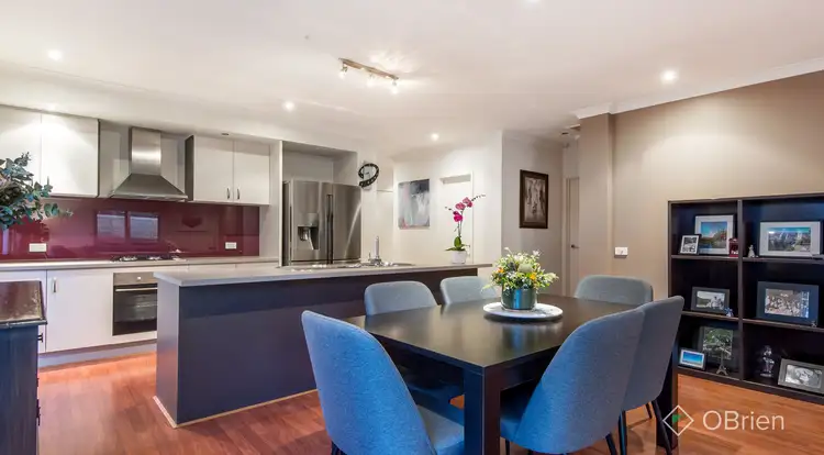 Second view of Homely house listing, 7 Perry Court, Pakenham VIC 3810
