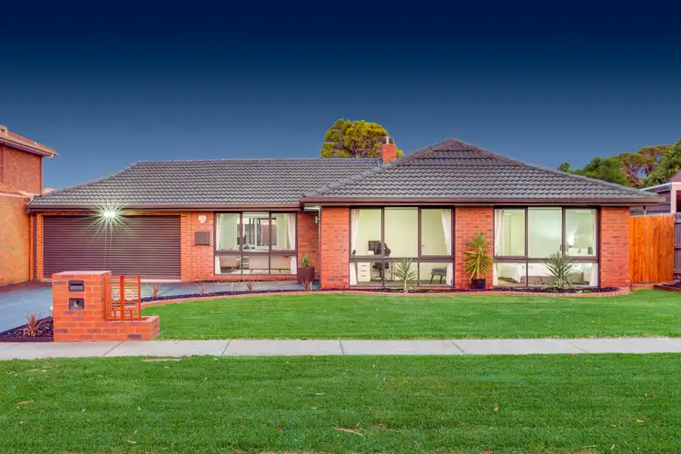 60 Corryong Crescent, Taylors Lakes VIC 3038