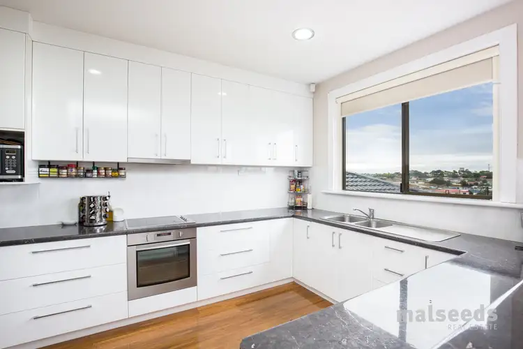 10 Sinclair Street, Mount Gambier SA 5290