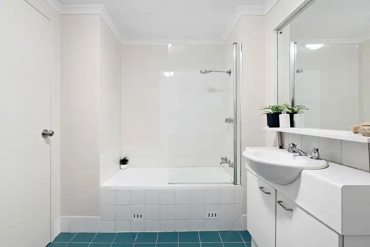 Sixth view of Homely apartment listing, 4/2 Kensington Street, Waterloo NSW 2017