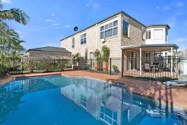15 Silky Oak Crescent, Carindale QLD 4152