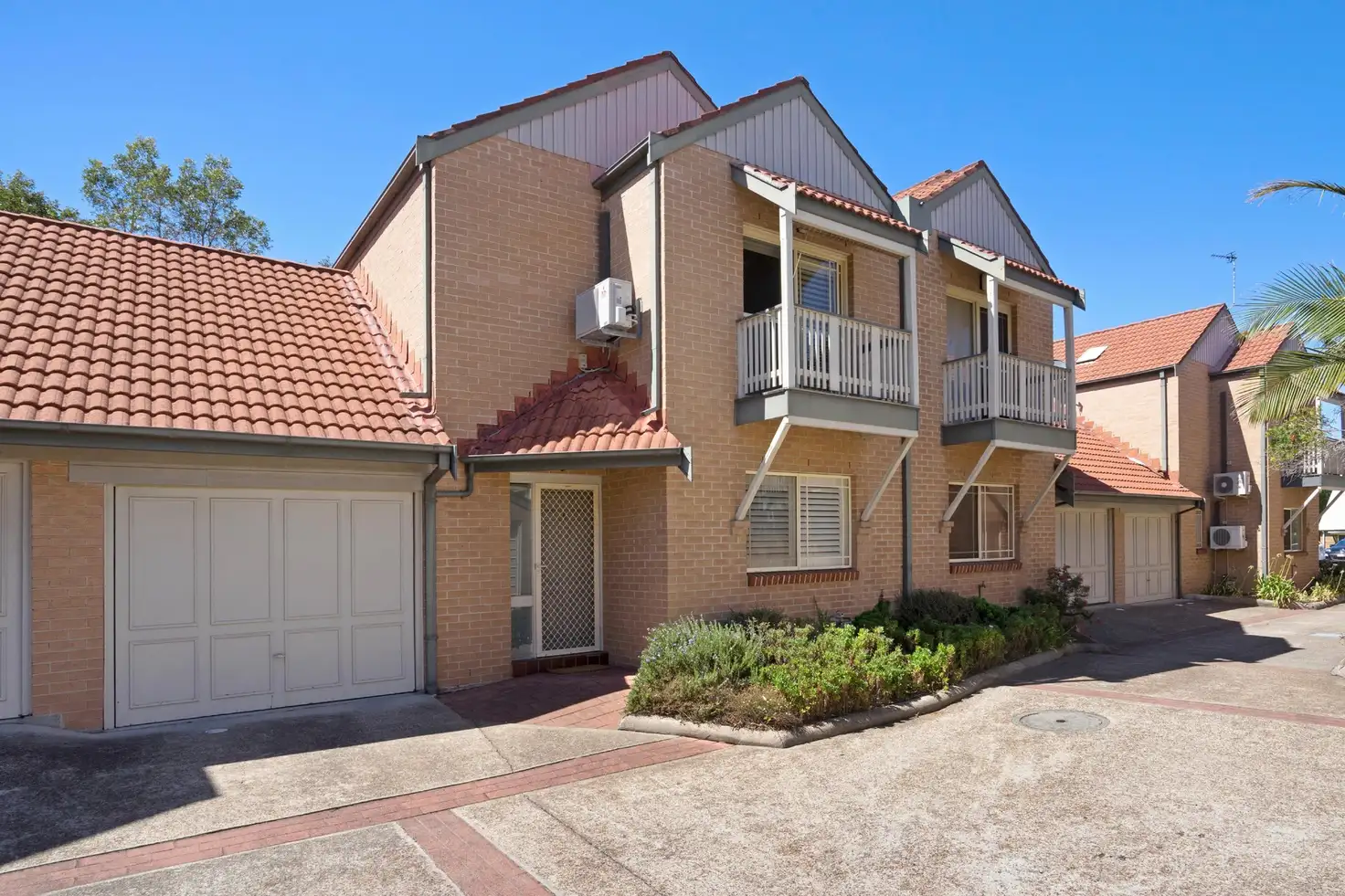 Main view of Homely townhouse listing, 5/4 Parry Street, Cooks Hill NSW 2300